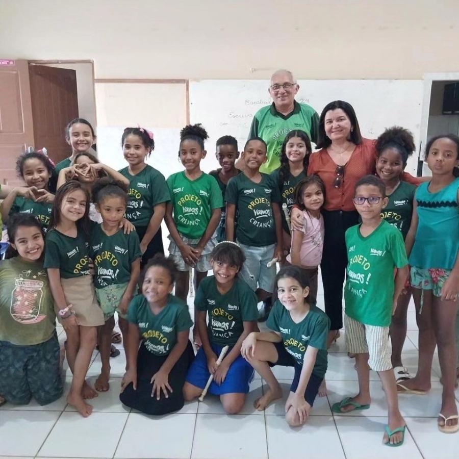 Visita da Promotora Laura Amélia Barbosa Fortalece Parceria que Beneficia Crianças do Projeto Vamos!